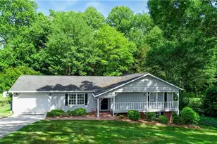 1823 Pope Ln, Kernersville, NC 27284 - Photo 3
