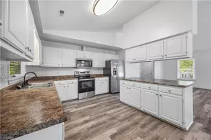 5202 Harrod Ct, Greensboro, NC 27410 - Photo 11