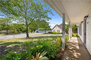 5202 Harrod Ct, Greensboro, NC 27410 - Photo 3
