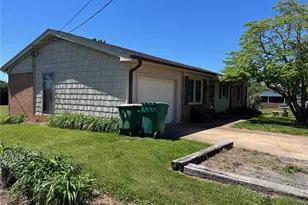 428 Adams St, Dobson, NC 27017 - Photo 3
