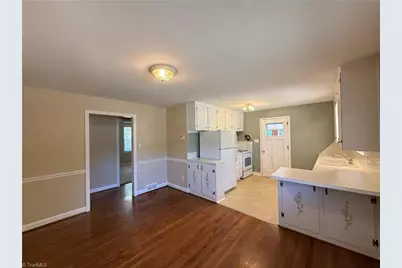 1407 Capri Road, Winston-Salem, NC 27103 - Photo 7