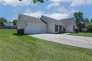 510 Crystal Hill Ct, McLeansville, NC 27301 - Photo 3