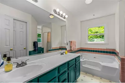 180 Creekside Drive, High Point, NC 27265 - Photo 23