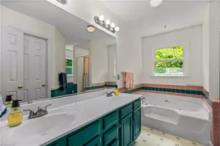 180 Creekside Dr, High Point, NC 27265 - Photo 23