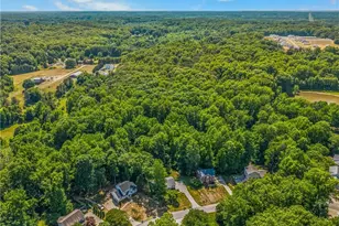 180 Creekside Dr, High Point, NC 27265 - Photo 39