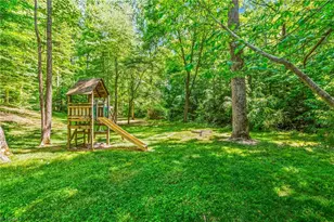 180 Creekside Dr, High Point, NC 27265 - Photo 35