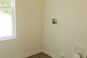 801 E Commerce Ave, High Point, NC 27260 - Photo 9