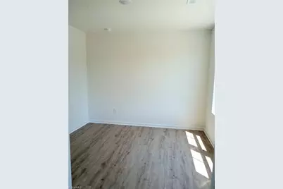 801 E Commerce Avenue, High Point, NC 27260 - Photo 13