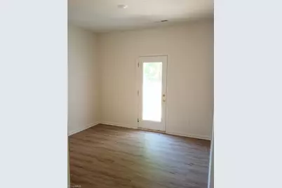 801 E Commerce Avenue, High Point, NC 27260 - Photo 5