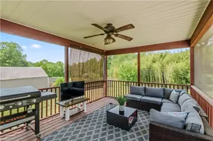 318 Oakdale St, Mount Airy, NC 27030 - Photo 27