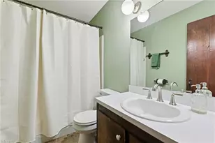 4202 Lawndale Dr, Greensboro, NC 27455 - Photo 15