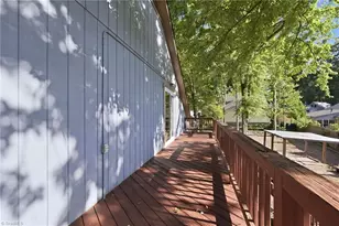 4202 Lawndale Dr, Greensboro, NC 27455 - Photo 27