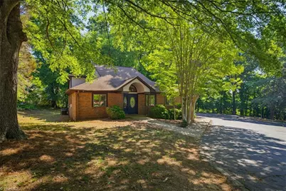 114 S Park Terrace, Eden, NC 27288 - Photo 3