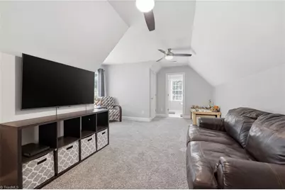 2904 Willow Oak Drive, Greensboro, NC 27408 - Photo 25
