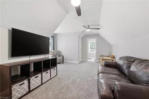 2904 Willow Oak Dr, Greensboro, NC 27408 - Photo 25