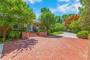 1414 Trafalgar Dr, High Point, NC 27262 - Photo 3