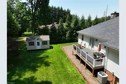 516 Lynchburg Road, Pilot Mountain, NC 27041 - Photo 9