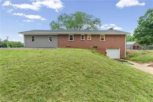 111 Pool Dr, Mocksville, NC 27028 - Photo 5