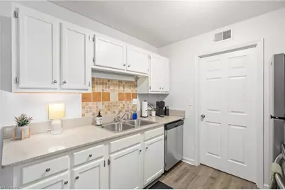 2260 Sunderland Road #82W, Winston-Salem, NC 27103 - Photo 7