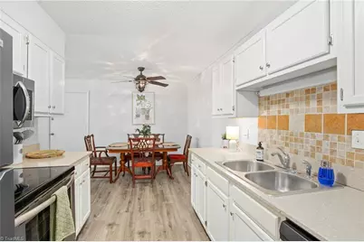 2260 Sunderland Road #82W, Winston-Salem, NC 27103 - Photo 9