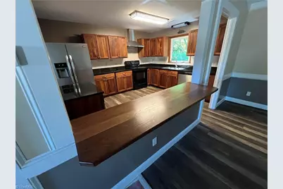 916 Spring Hill Court, Kernersville, NC 27284 - Photo 7