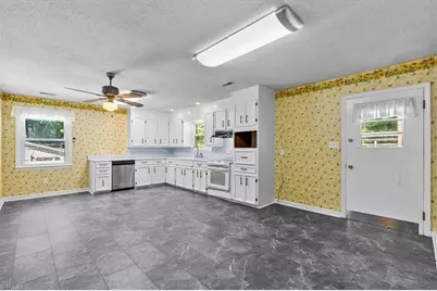509 Valleybrook Drive, Jamestown, NC 27282 - Photo 11