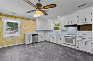 509 Valleybrook Dr, Jamestown, NC 27282 - Photo 13