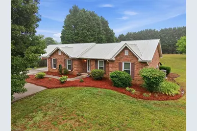 5200 Robin Lane, Randleman, NC 27317 - Photo 3