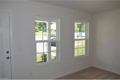 425 Sandybrooke Drive, High Point, NC 27265 - Photo 3