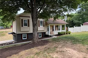 236 Mille Run St, North Wilkesboro, NC 28659 - Photo 3