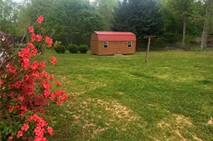 184 Shamrock Ave, Mount Airy, NC 27030 - Photo 3