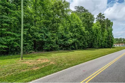 277 Willowlake Road, Greensboro, NC 27405 - Photo 3