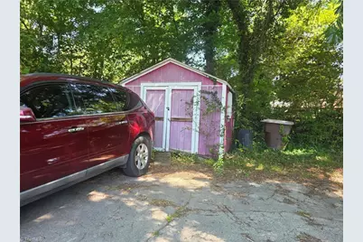 909 E Florida Street, Greensboro, NC 27406 - Photo 17