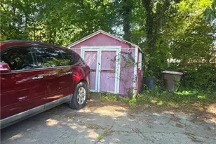 909 E Florida St, Greensboro, NC 27406 - Photo 17