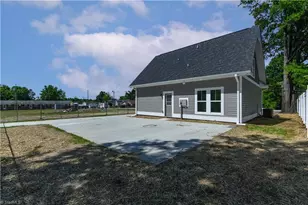 213 S English St, Greensboro, NC 27401 - Photo 33