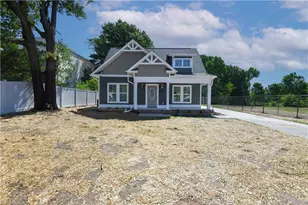 213 S English St, Greensboro, NC 27401 - Photo 3
