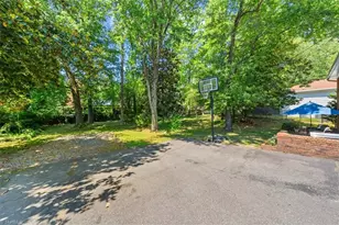 4311 Dogwood Dr, Greensboro, NC 27410 - Photo 23