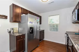 3203 Loftyview Dr, High Point, NC 27260 - Photo 9
