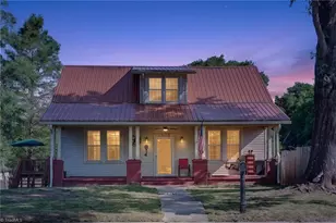 1305 E Meadow Rd, Eden, NC 27288 - Photo 1