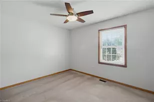 304 Oakwood Cir, Lexington, NC 27295 - Photo 21