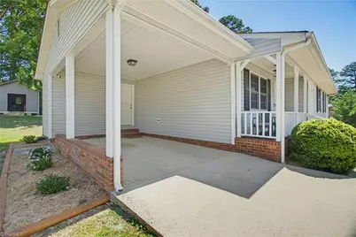 304 Oakwood Circle, Lexington, NC 27295 - Photo 3