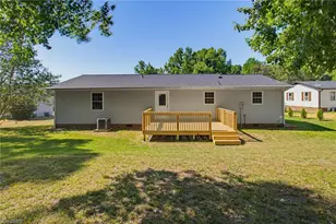 304 Oakwood Cir, Lexington, NC 27295 - Photo 29