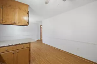 304 Oakwood Cir, Lexington, NC 27295 - Photo 15