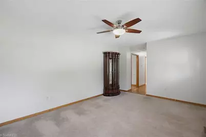 304 Oakwood Circle, Lexington, NC 27295 - Photo 7