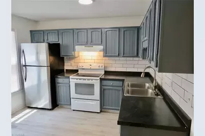 2424 Cottage Place, Greensboro, NC 27455 - Photo 5