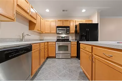 7100 W Friendly Avenue #105, Greensboro, NC 27410 - Photo 5