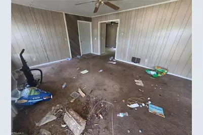 1050 Jacob Street, Thomasville, NC 27360 - Photo 3