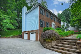 1304 Wakefield Pl, Greensboro, NC 27410 - Photo 5
