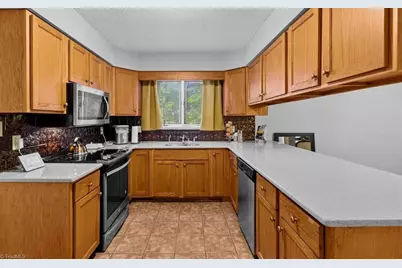 2016 Ledford Road, Greensboro, NC 27406 - Photo 11