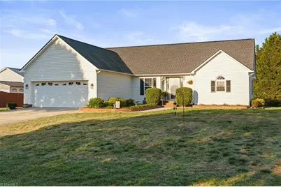 101 Erin Lane, Thomasville, NC 27360 - Photo 3